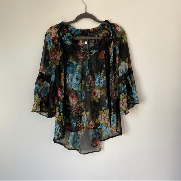 Buckle Blouse - Picture 3 of 9